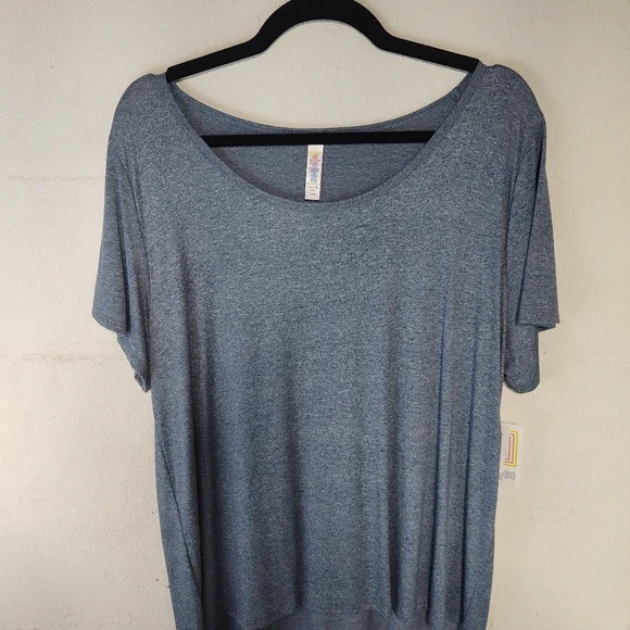 LuLaRoe Classic T - Picture 1 of 1